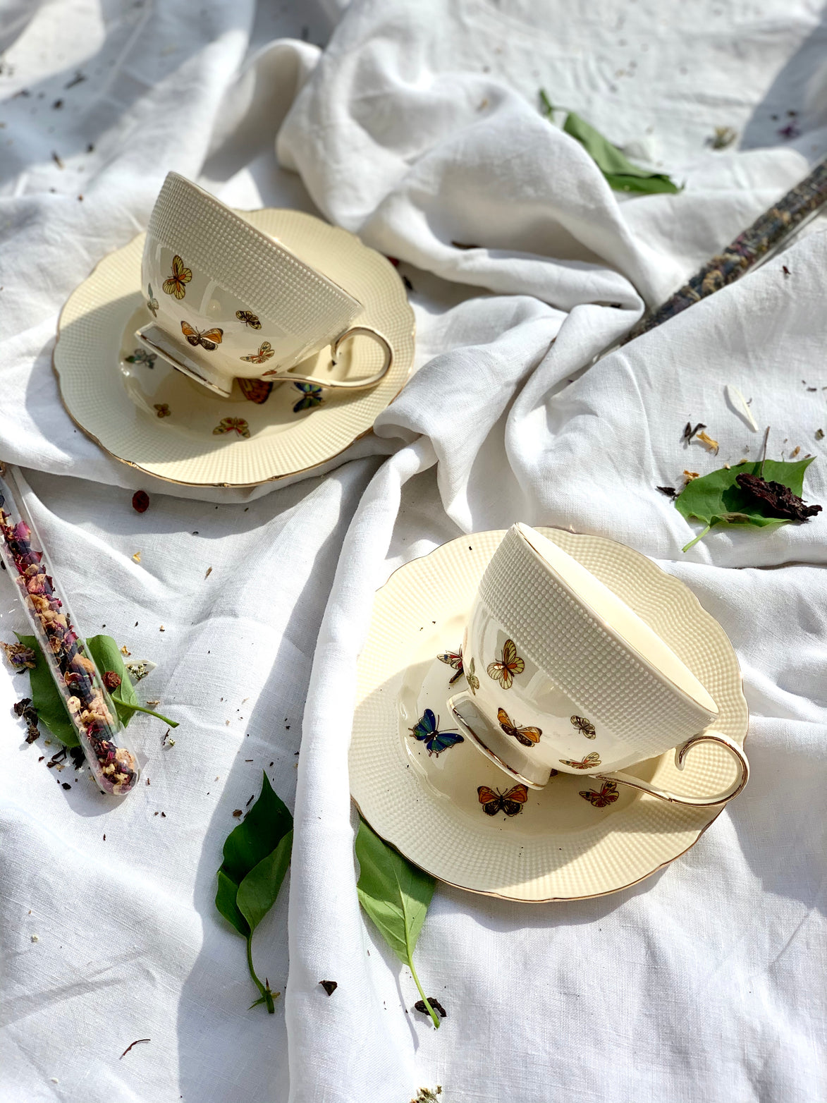 Set de două cești și farfurii BUTTERFLIES